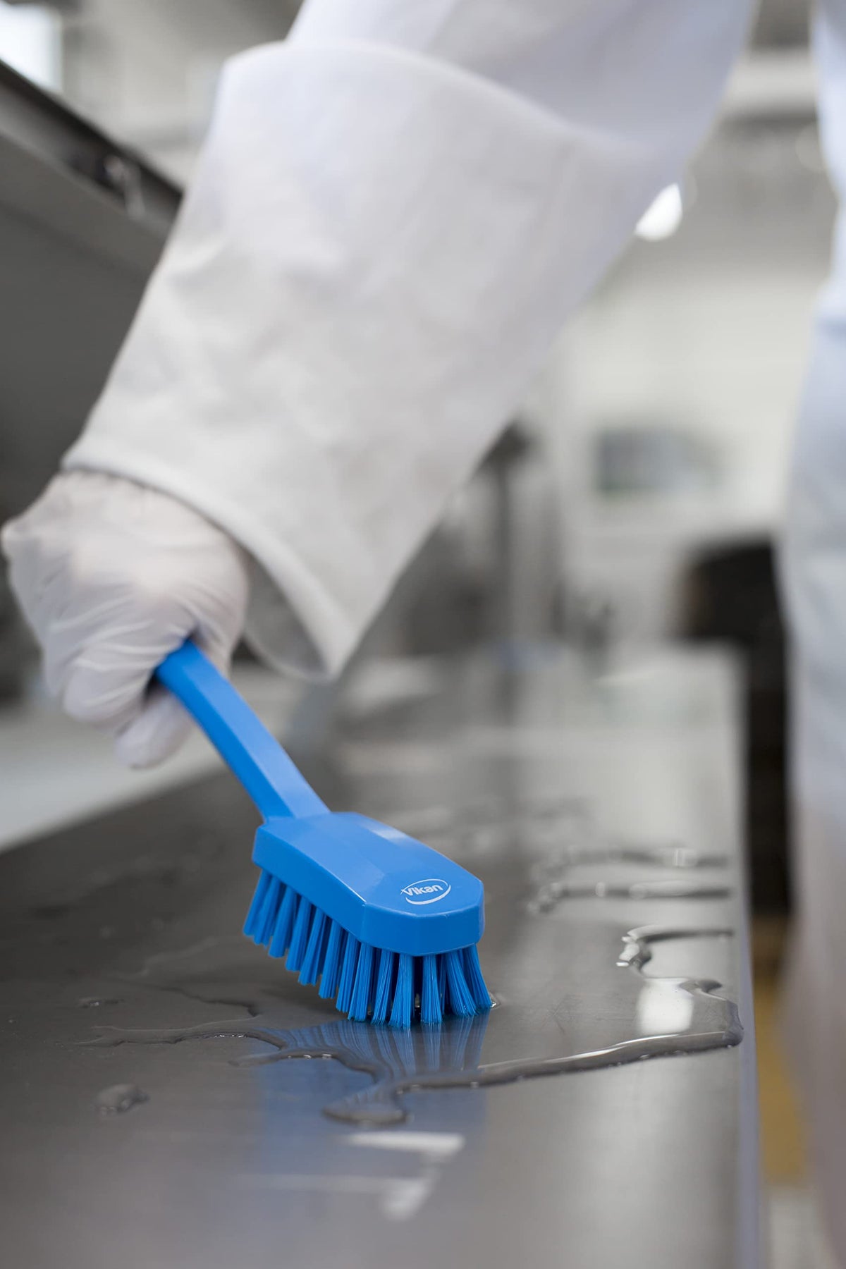 Vikan Bathroom Cleaning Brush - Medium Bristle, Ergonomic Handle, Blue (Pack of 2) 6