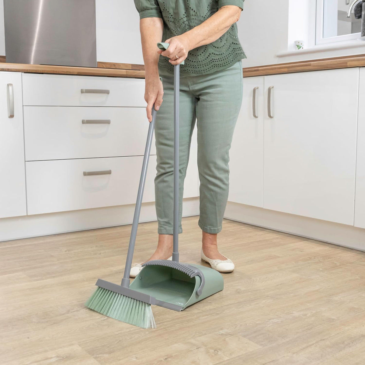 JVL Long Handle Lobby Dustpan and Brush Set - Upright Storage | Green | Floor Cleaning 9
