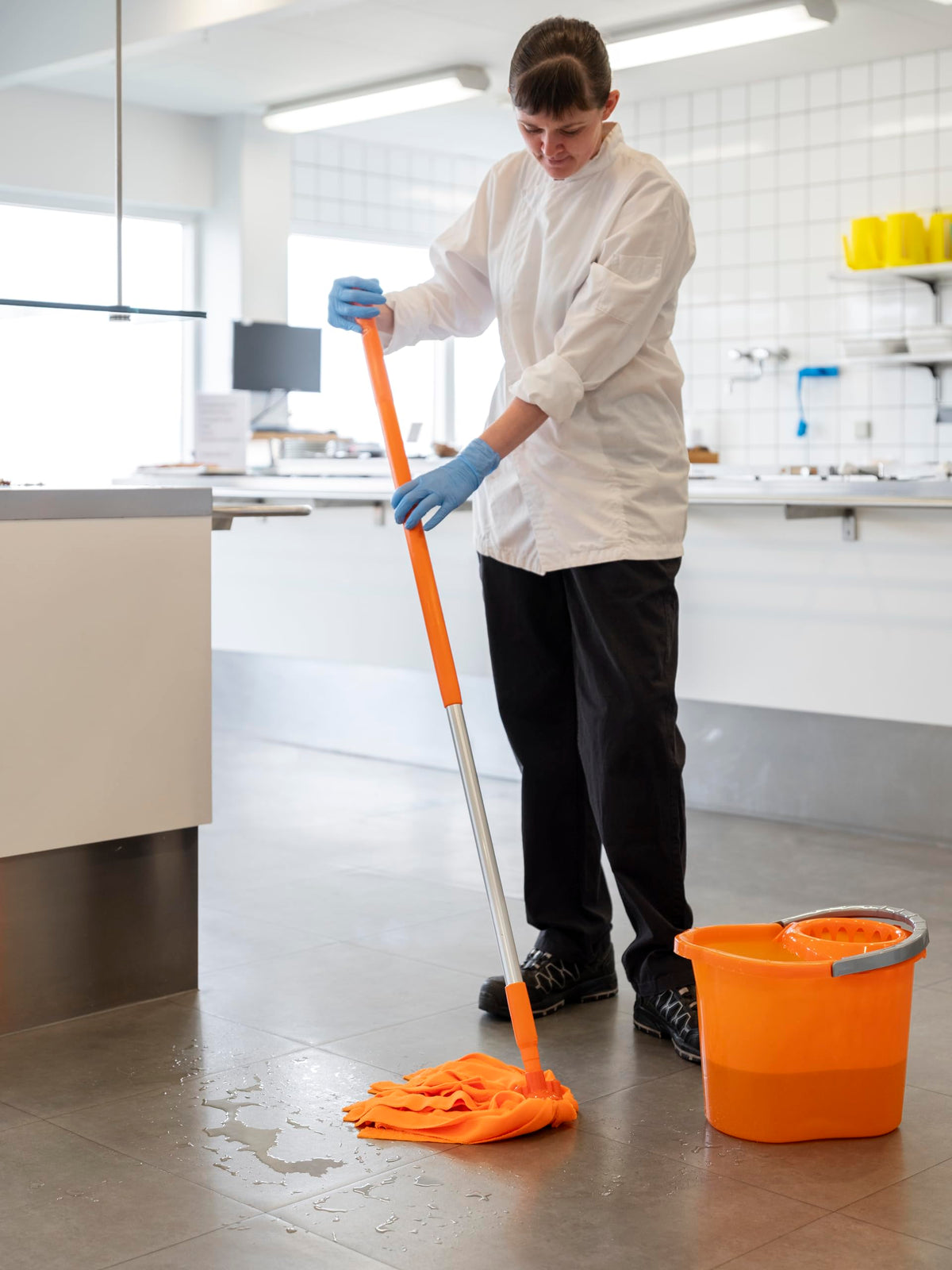Vikan Microfibre Socket Mop - 200g Blue | Wet & Dry Use | Machine Washable 6