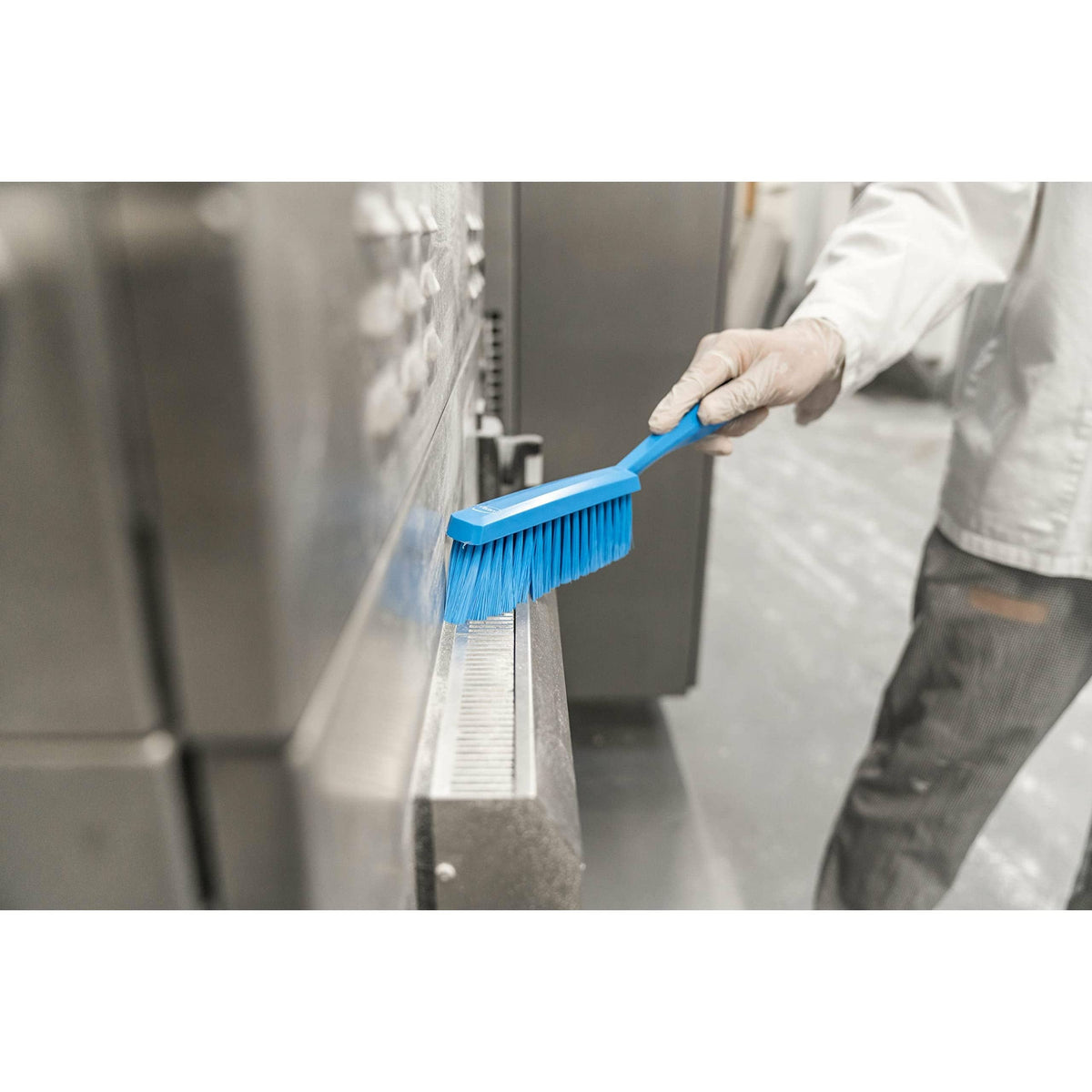 Vikan Bench Brush - Medium Bristles, Green | Ergonomic Handle | Polypropylene 2