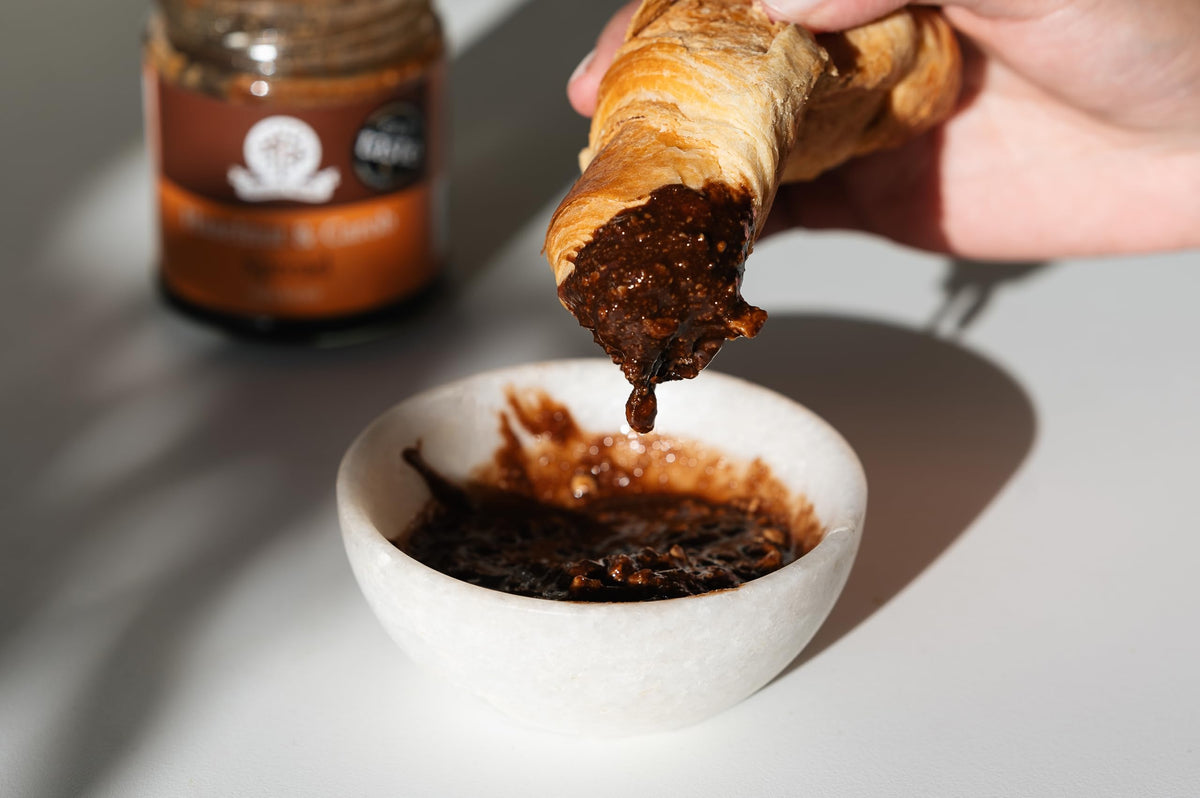 Nutural World Smooth Hazelnut and Carob Spread - No Added Sugar, Vegan, 170g