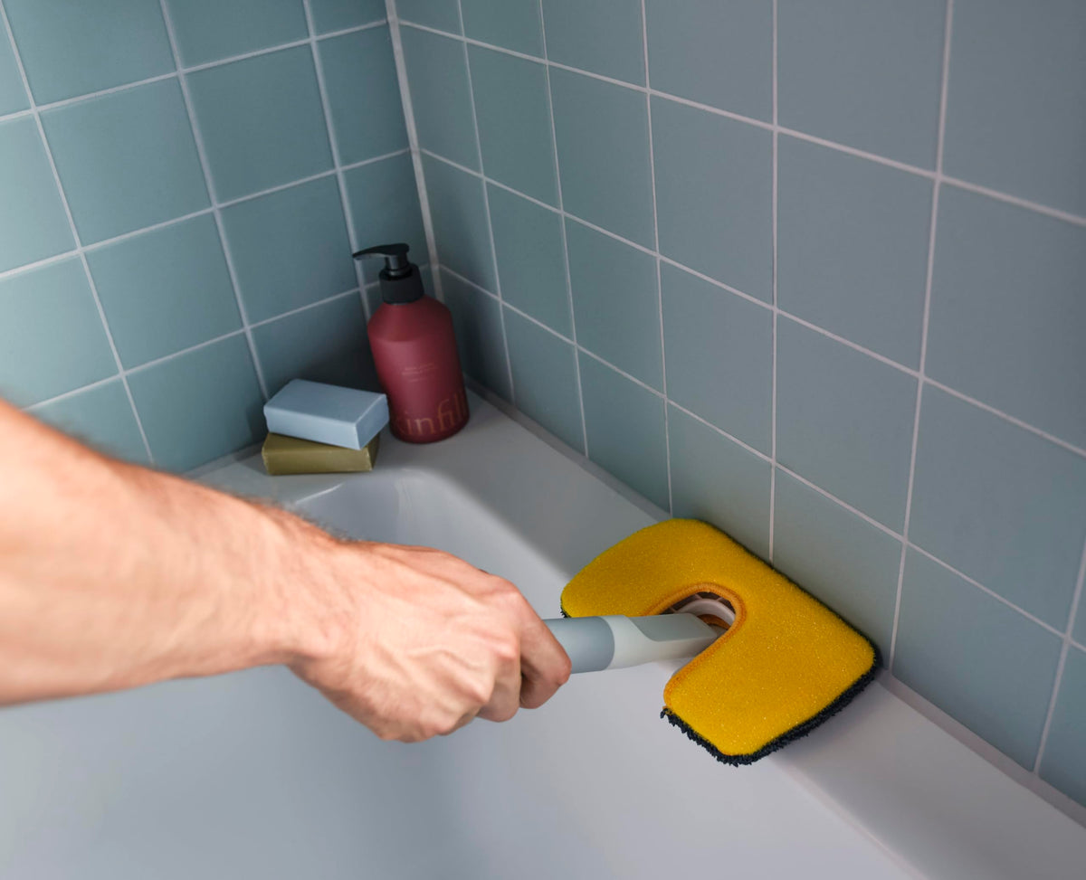 Joseph Joseph CleanTech 2-in-1 Bathroom Scrubber - Microfibre & Scourer Pads | Soft-Grip Handle | Light Stone 8