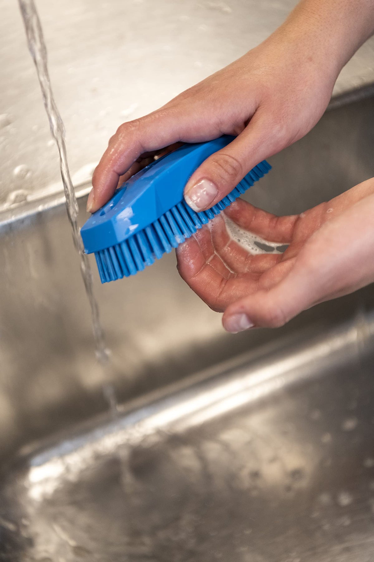 Vikan Bathroom Cleaning Brush - Stiff Bristles, Ergonomic Grip | Purple 3
