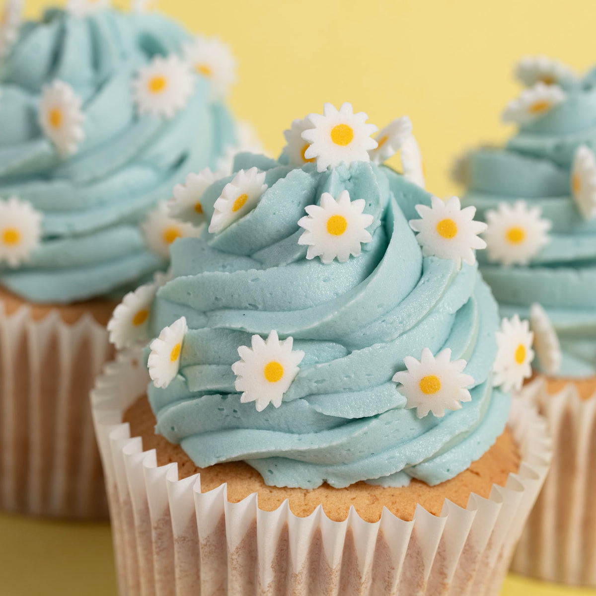 PME White Daisy Sprinkle Charms - 25g Edible Cupcake Decorations