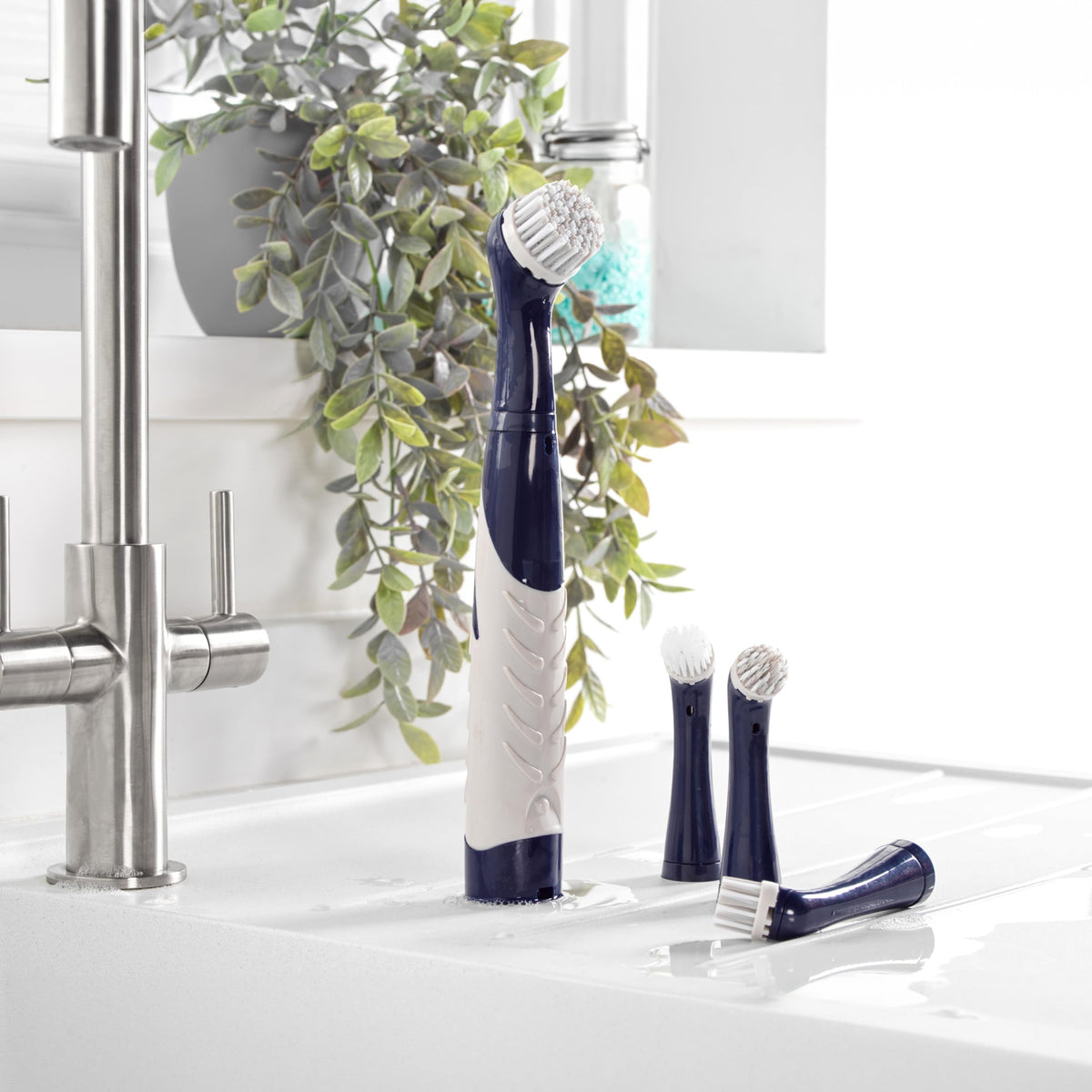 Beldray Deep Clean Electric Scrubber Turbo Brush with 4 Heads - Navy 3