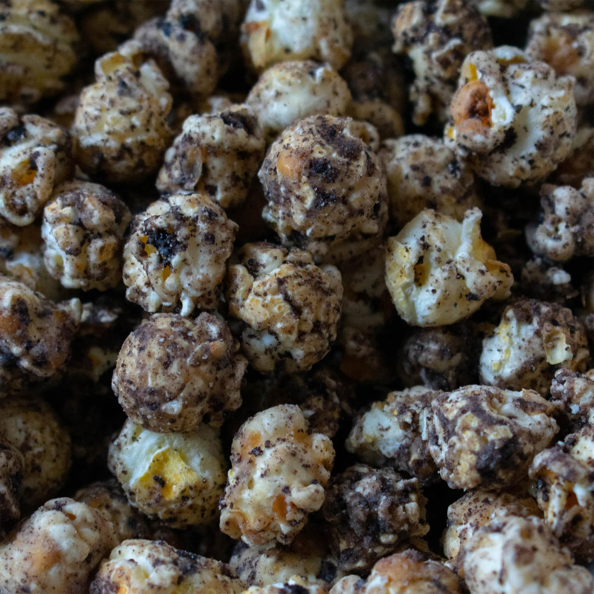 Popcorn Shed Cookies & Cream Gourmet Popcorn - White Chocolate & Biscuit Chunks | 3 x 80g Bags 7